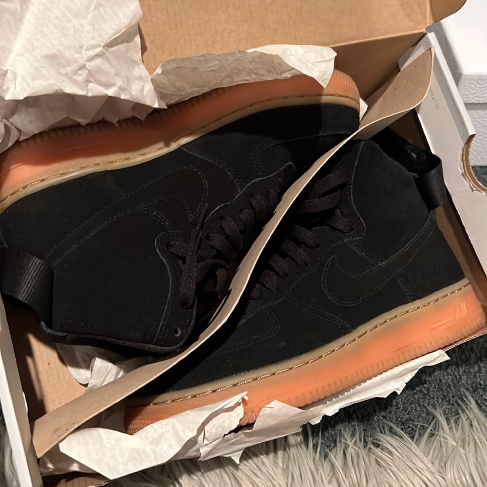 Air Force 1 HI Suede Black Gum Bottom